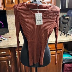 Ribbed V-Neck Sweater in Rich Brown